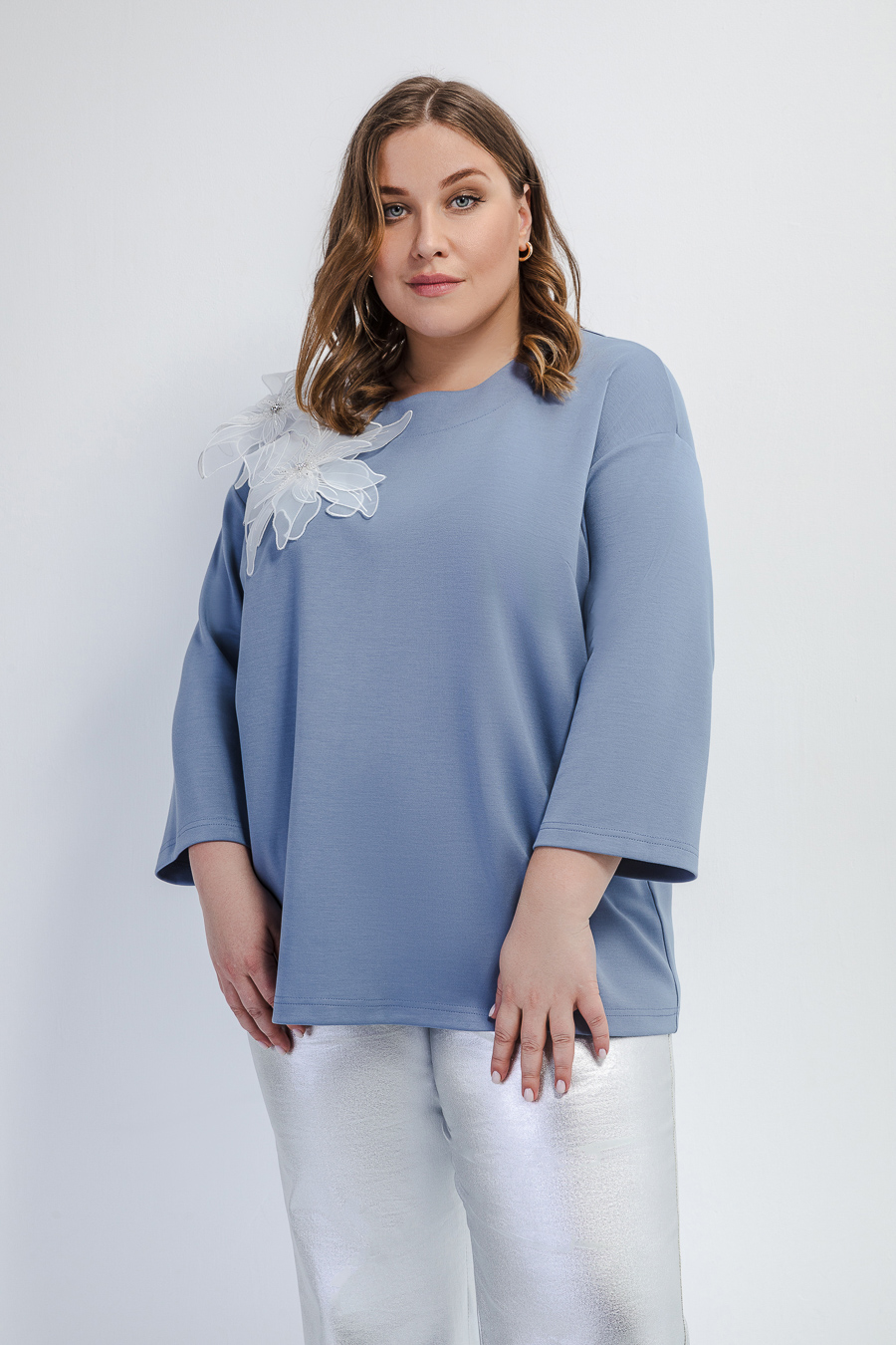 Блуза с объемным декором