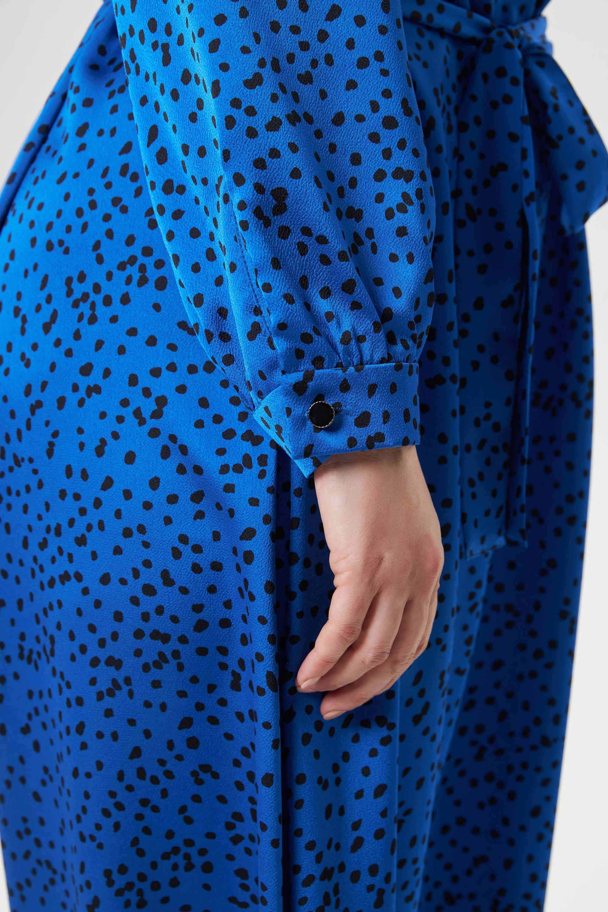 Платье из креш-атласа