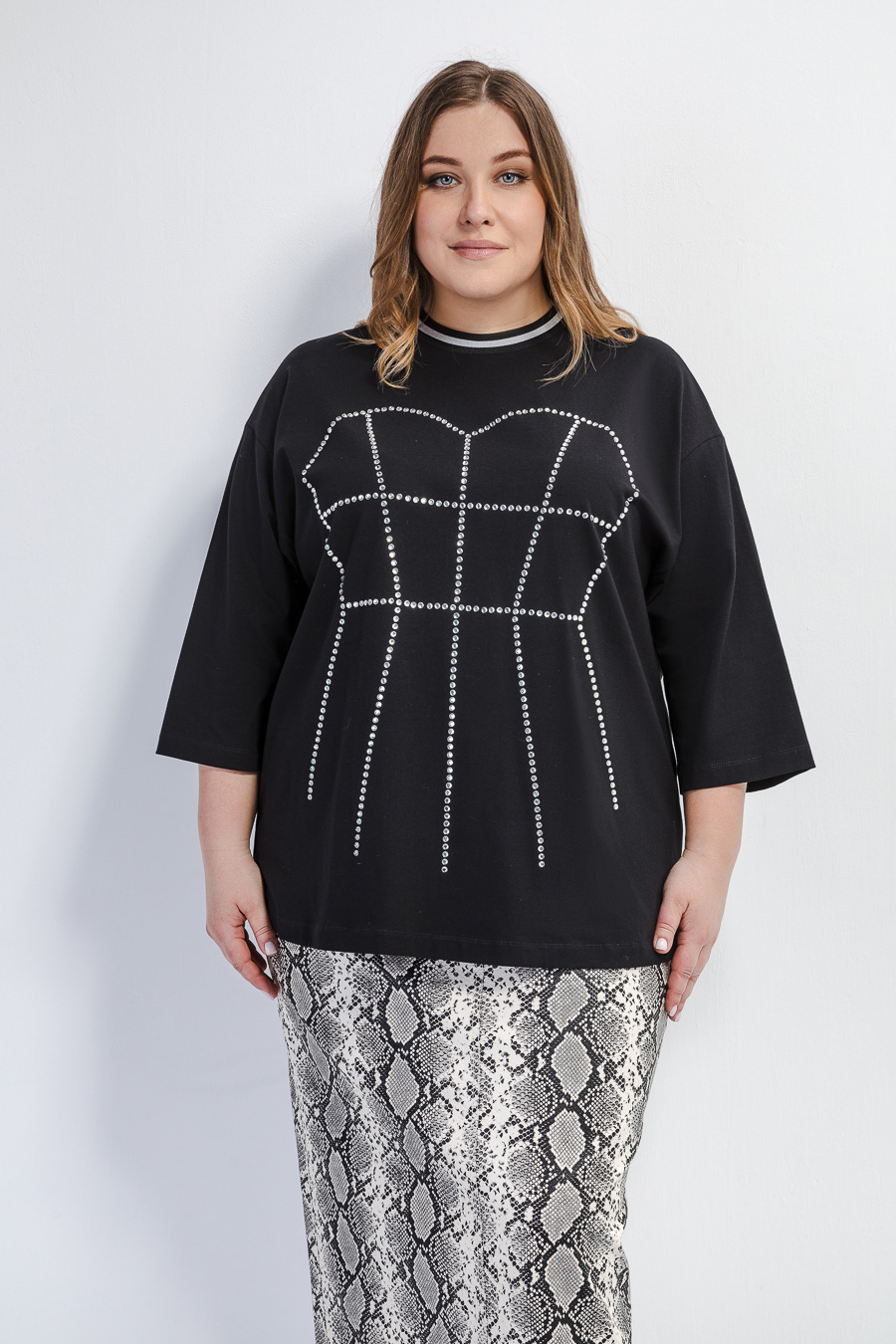 Футболка со стразами