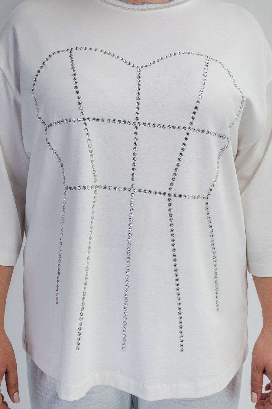 Футболка со стразами