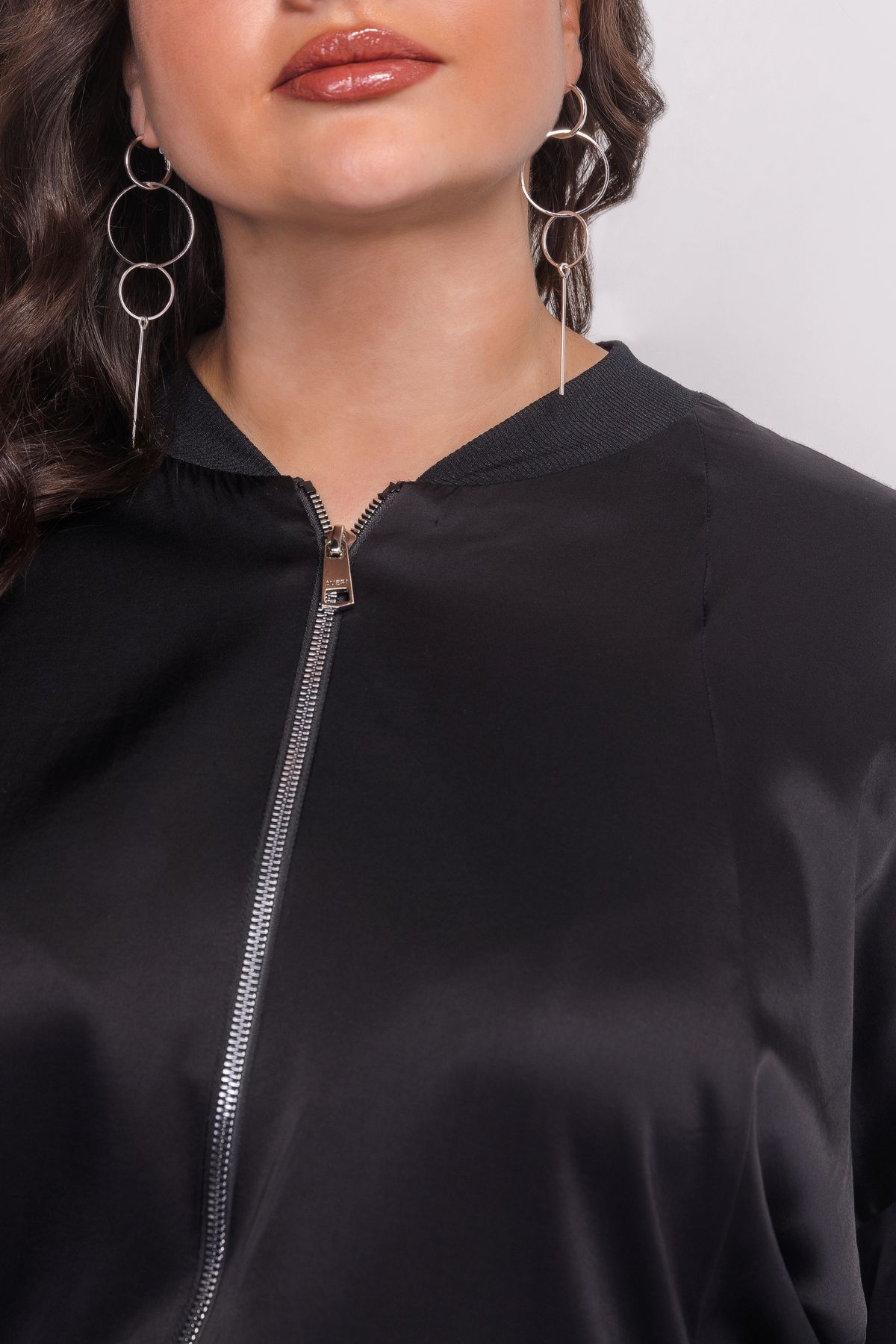 Свободный атласный жакет на резинке