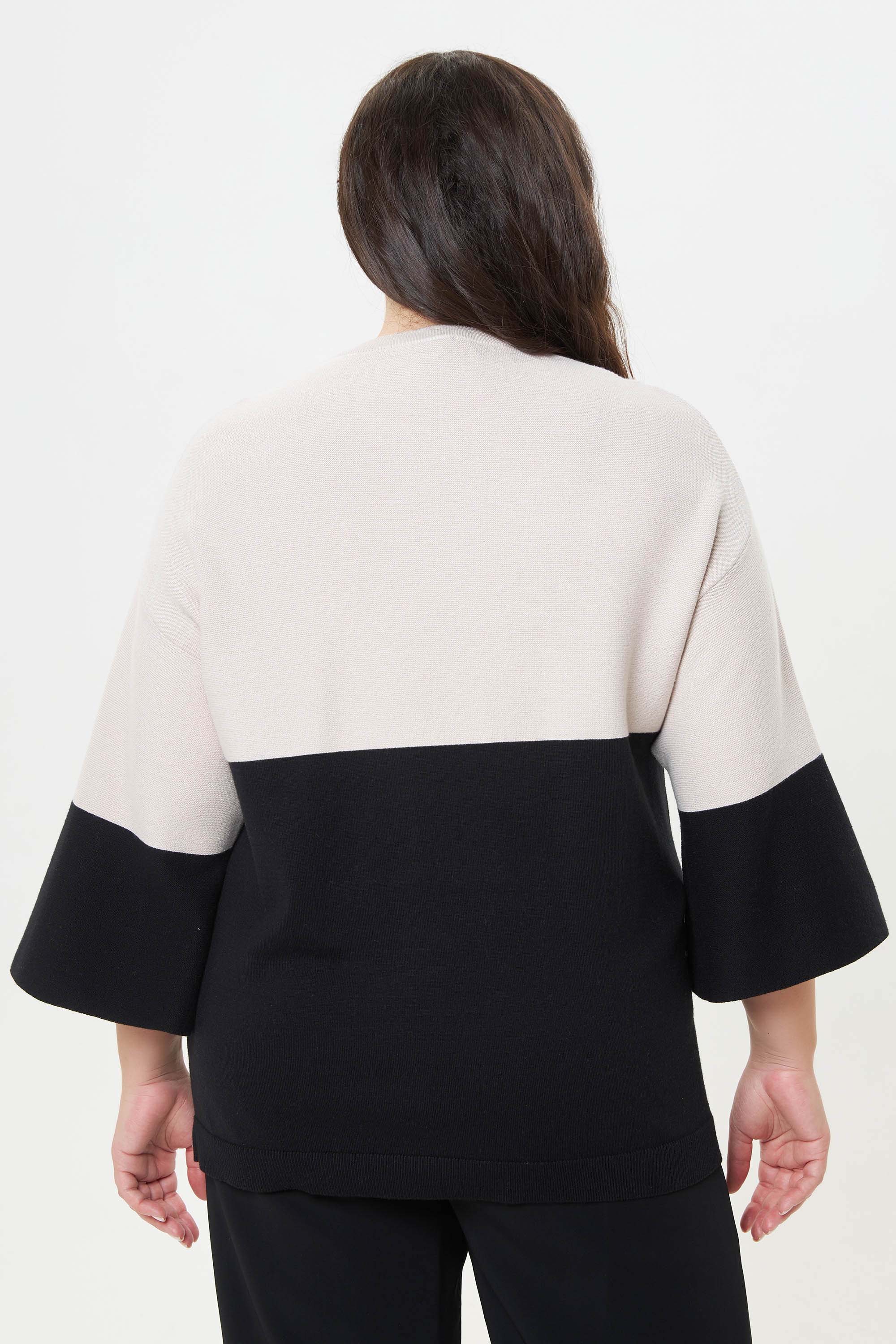 Джемпер с пайетками серо-черный