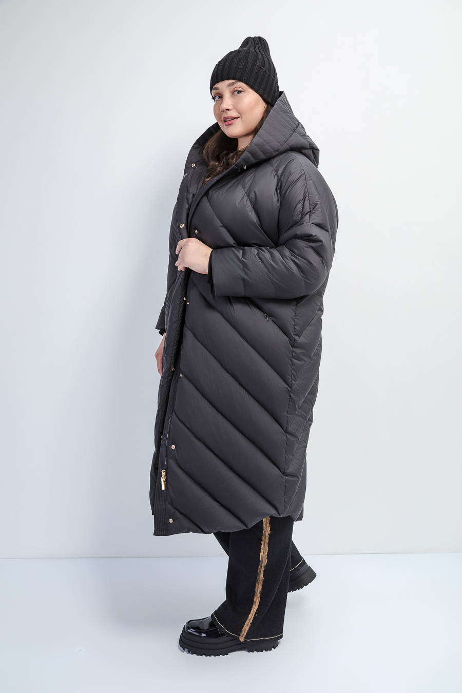 Зимний удлиненный пуховик