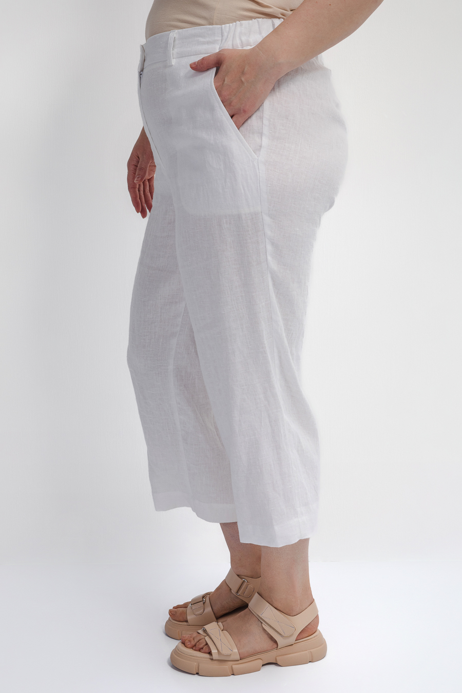 Брюки укороченные льняные, белые