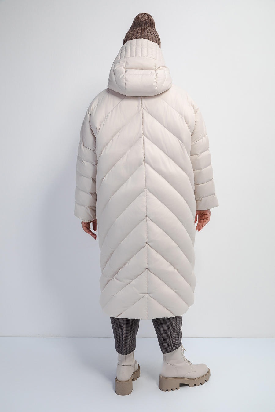 Зимний удлиненный пуховик