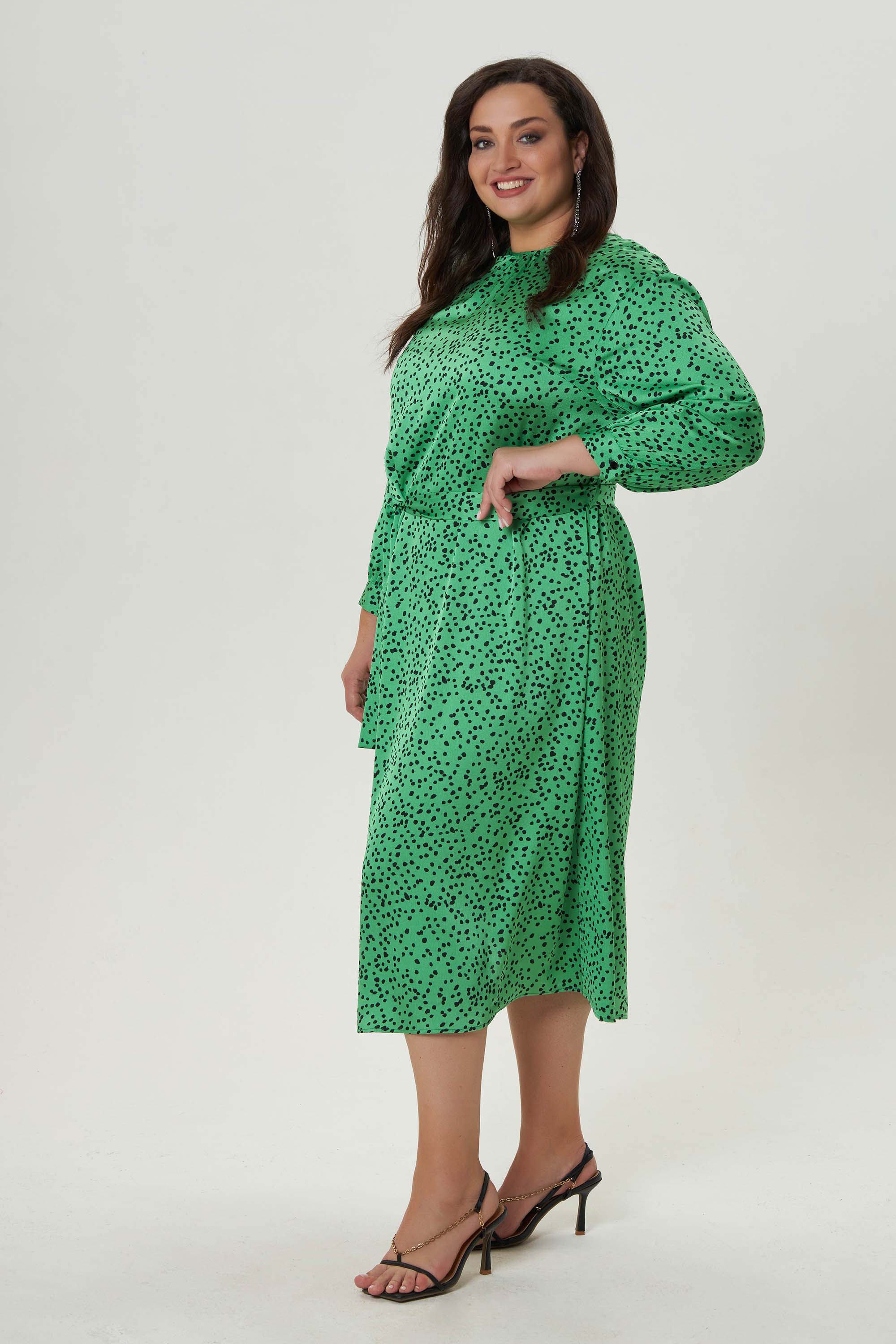 Платье из креш-атласа