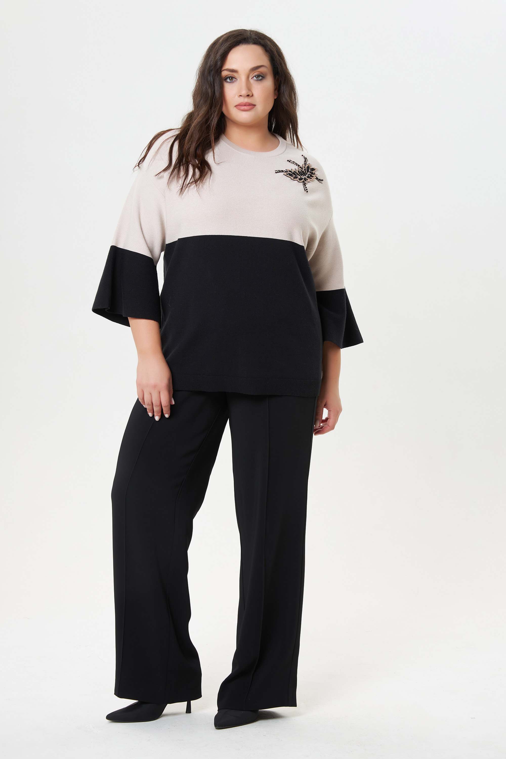 Джемпер с пайетками серо-черный