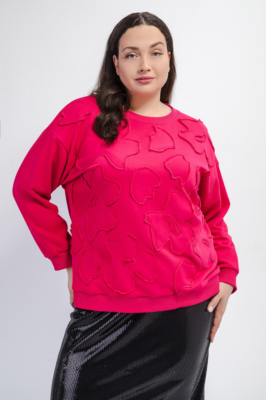Свитшот с объемным декором