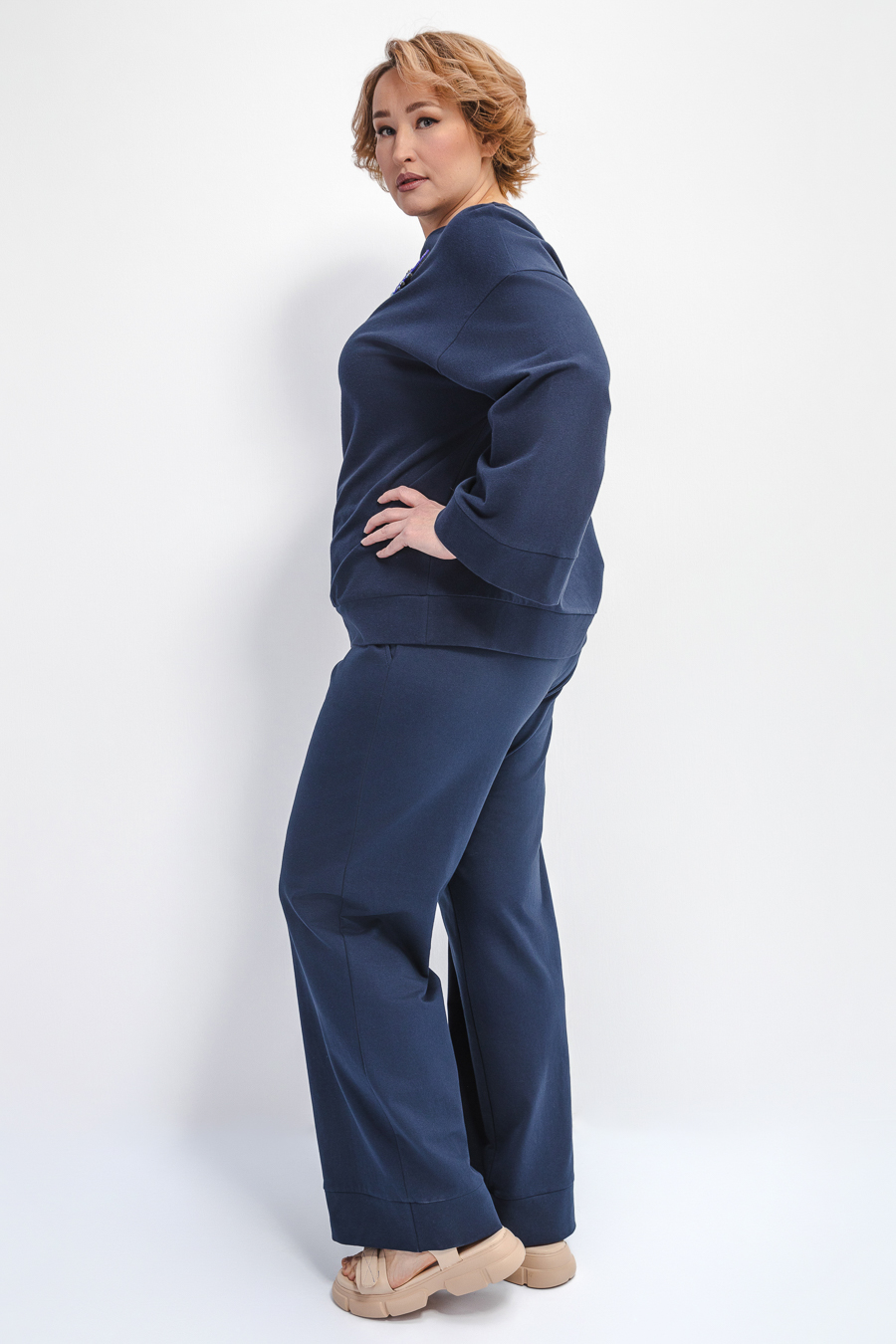 Свитшот с широкими рукавами