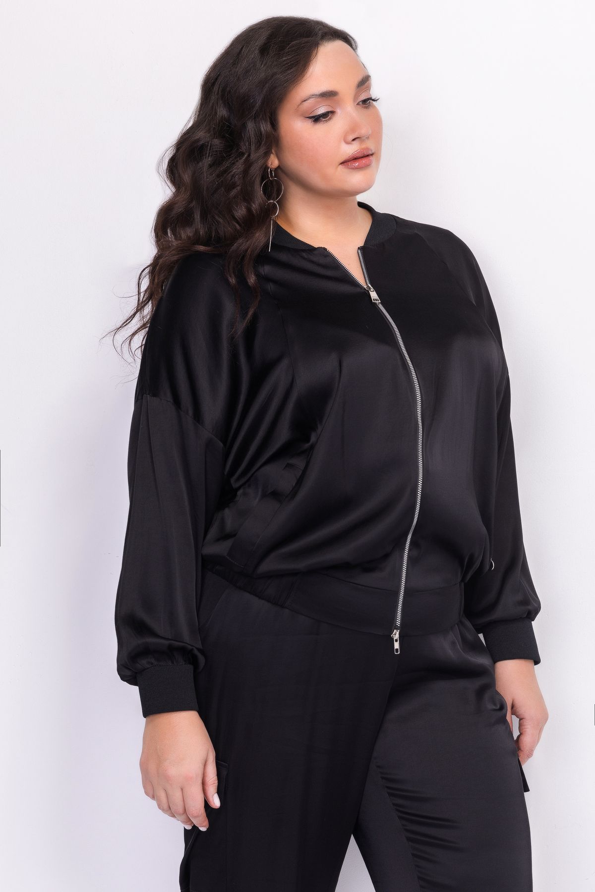 Свободный атласный жакет на резинке