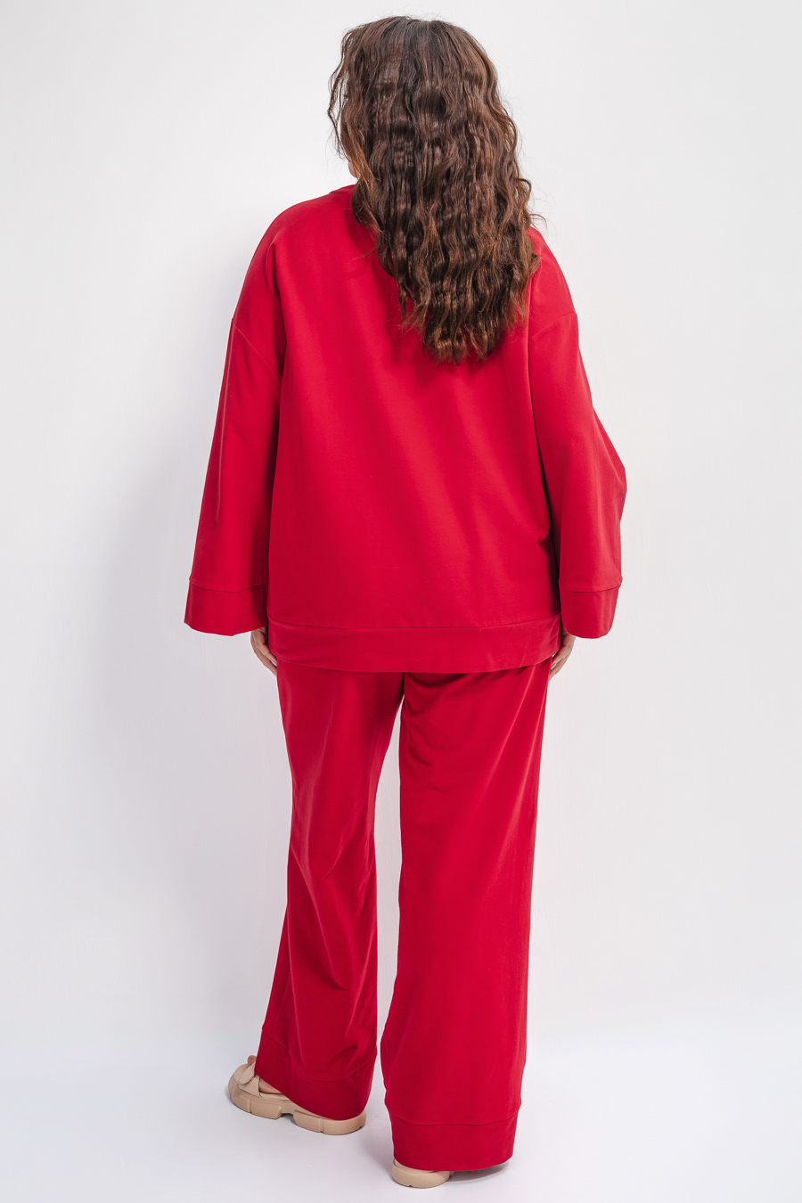 Свитшот с широкими рукавами