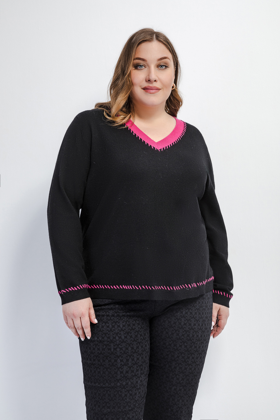 Джемпер с V-образным вырезом