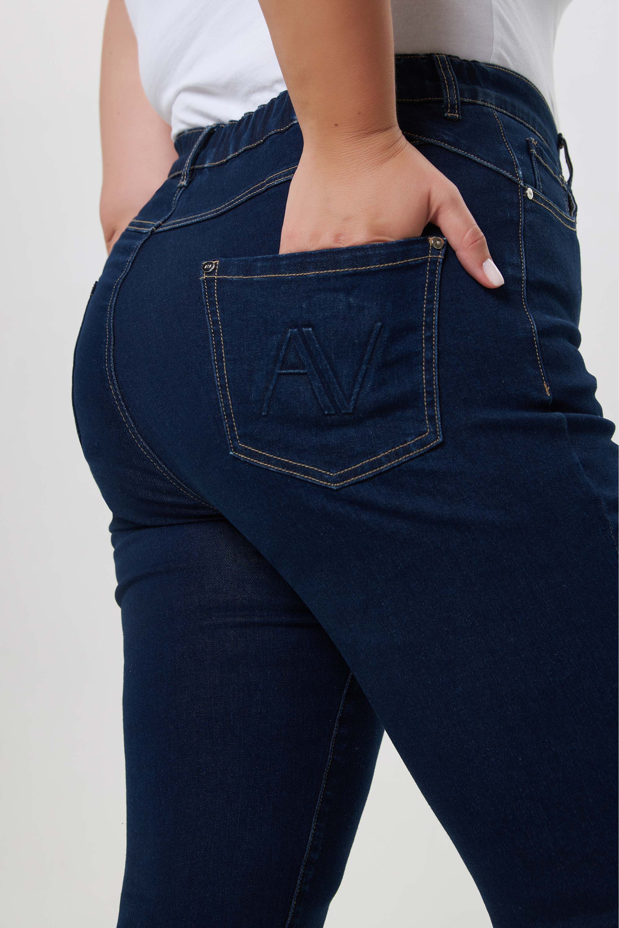 Джинсы силуэта slim *PREMIUM