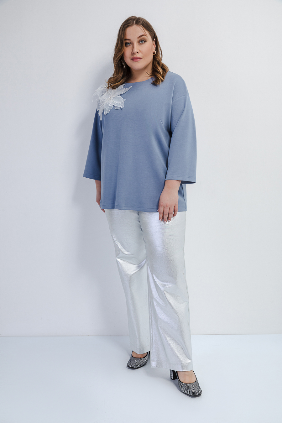 Блуза с объемным декором