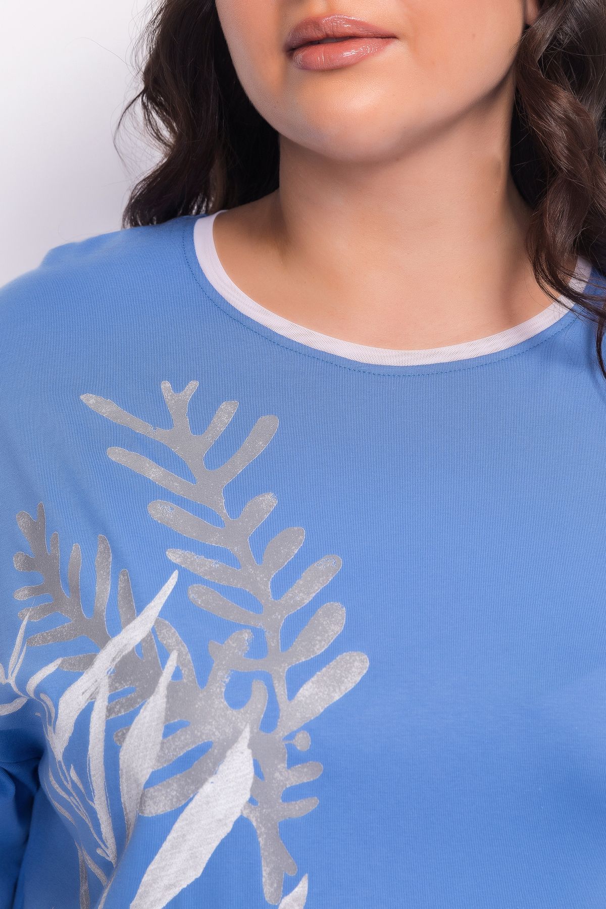 Футболка с принтом, незабудка