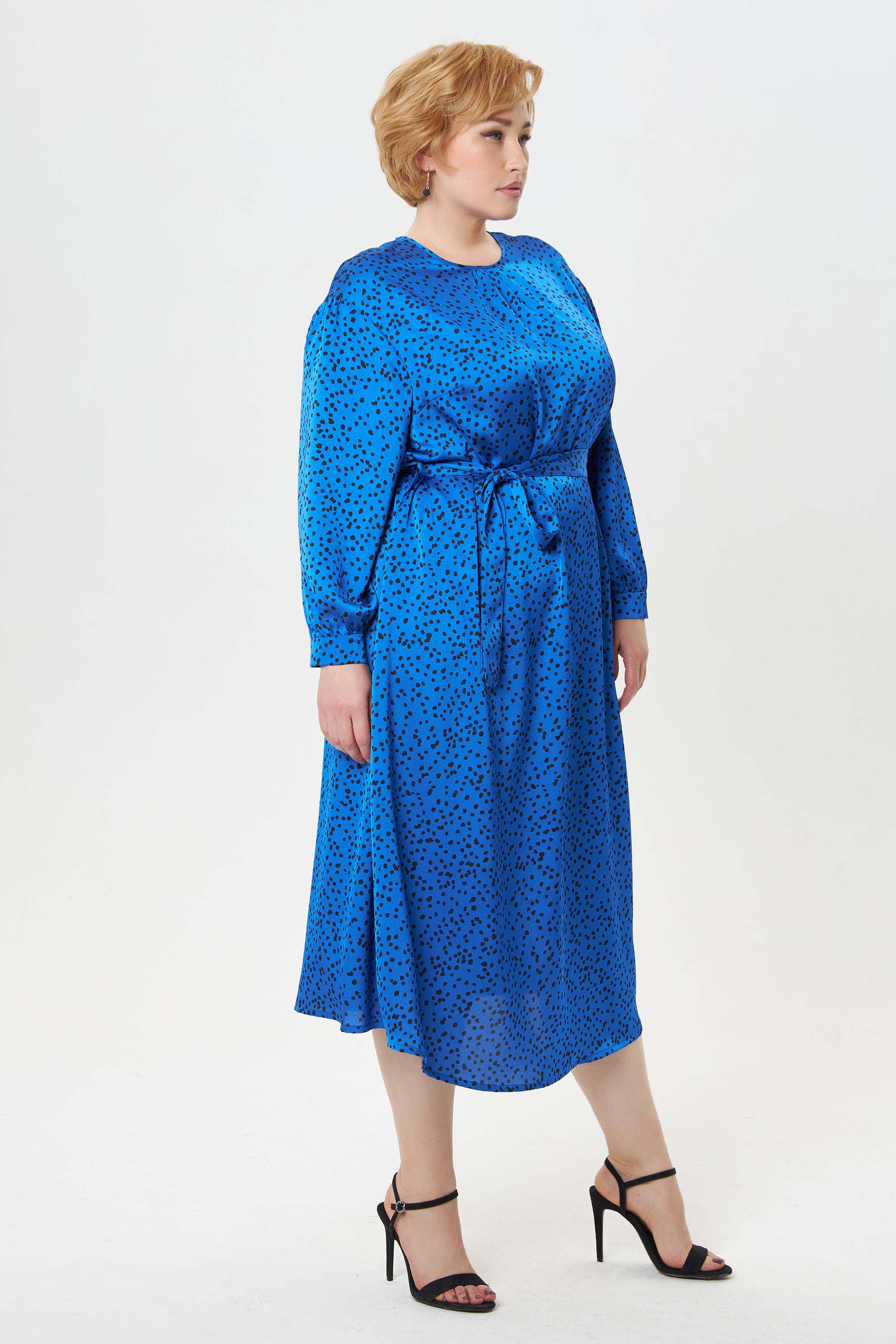 Платье из креш-атласа