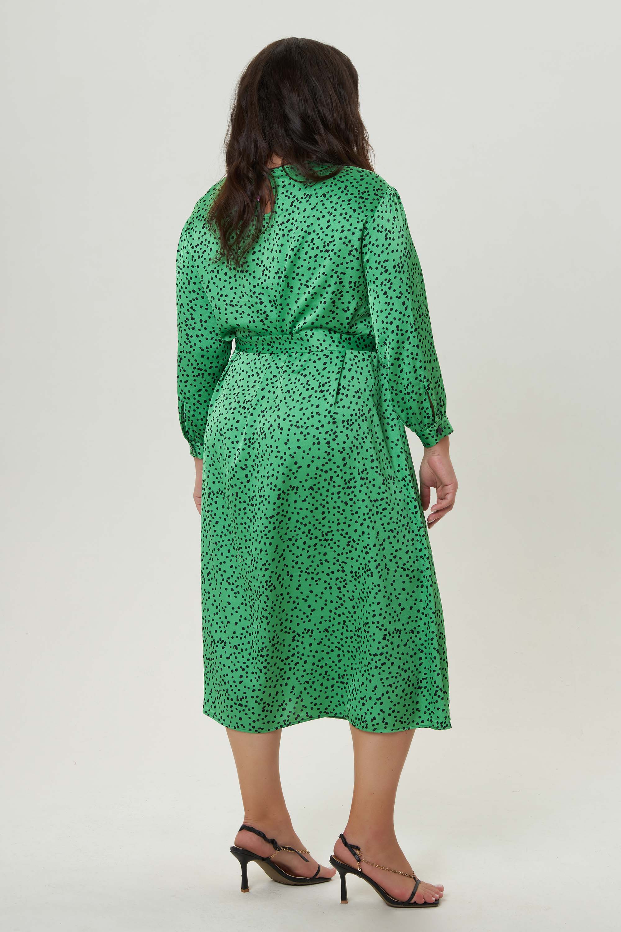 Платье из креш-атласа