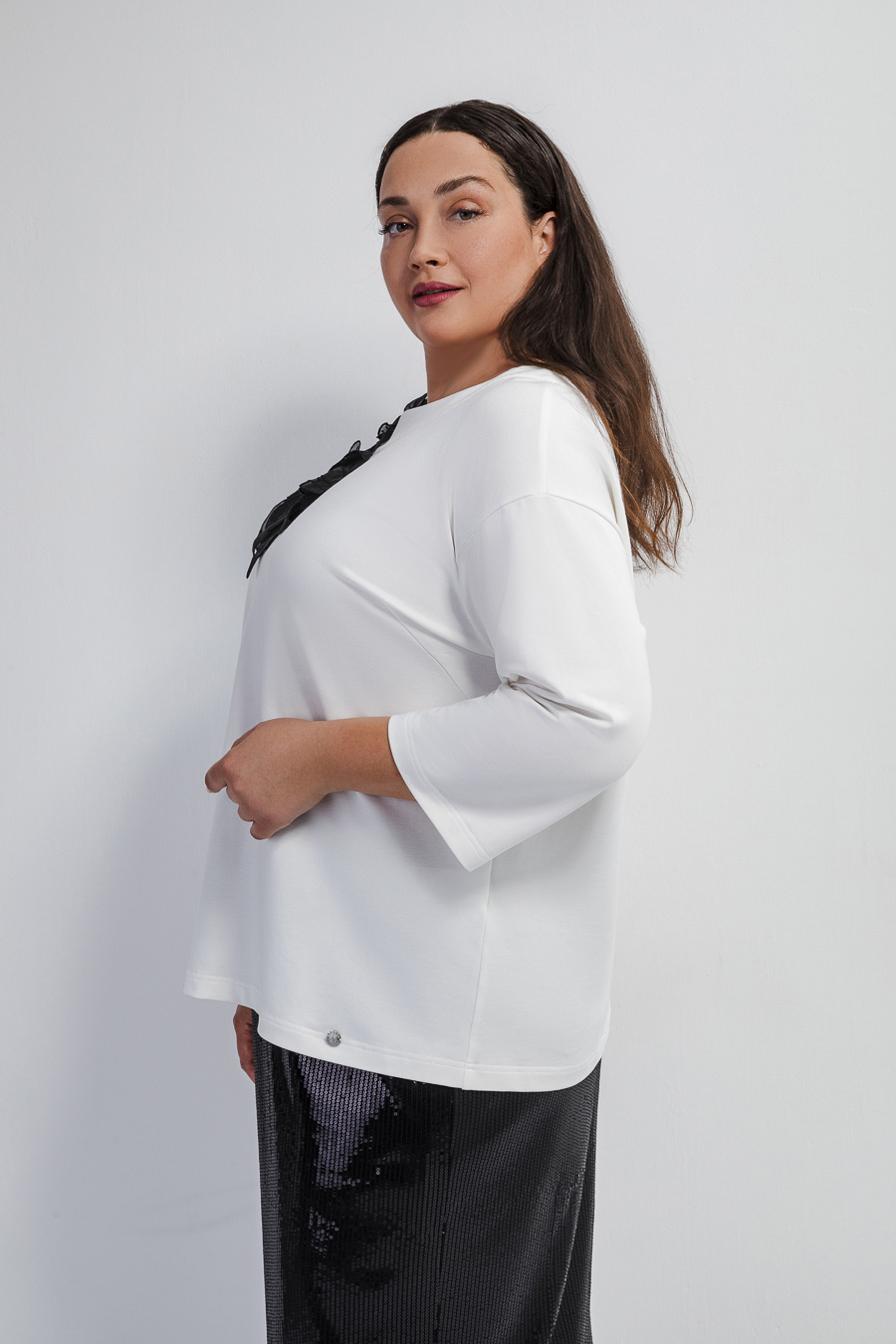 Блуза с объемным декором