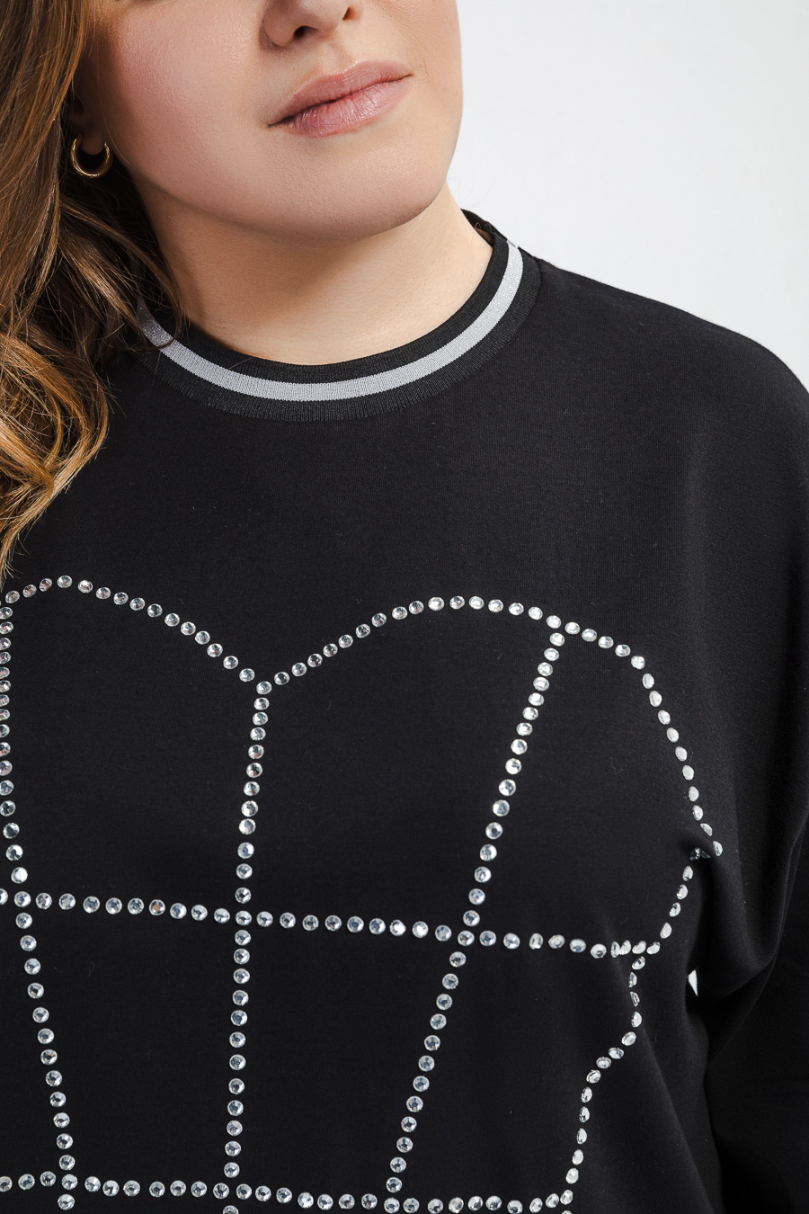 Футболка со стразами