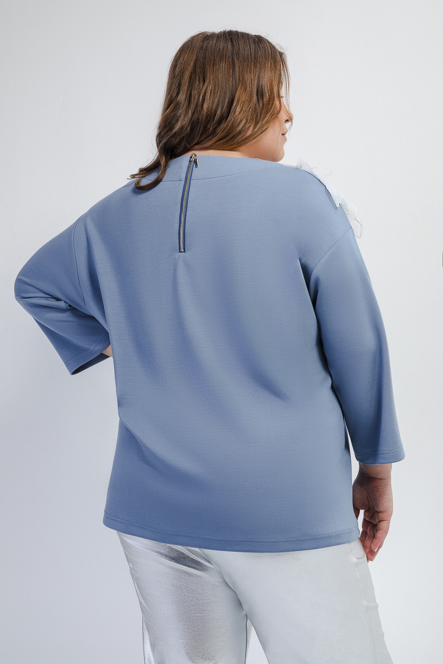 Блуза с объемным декором