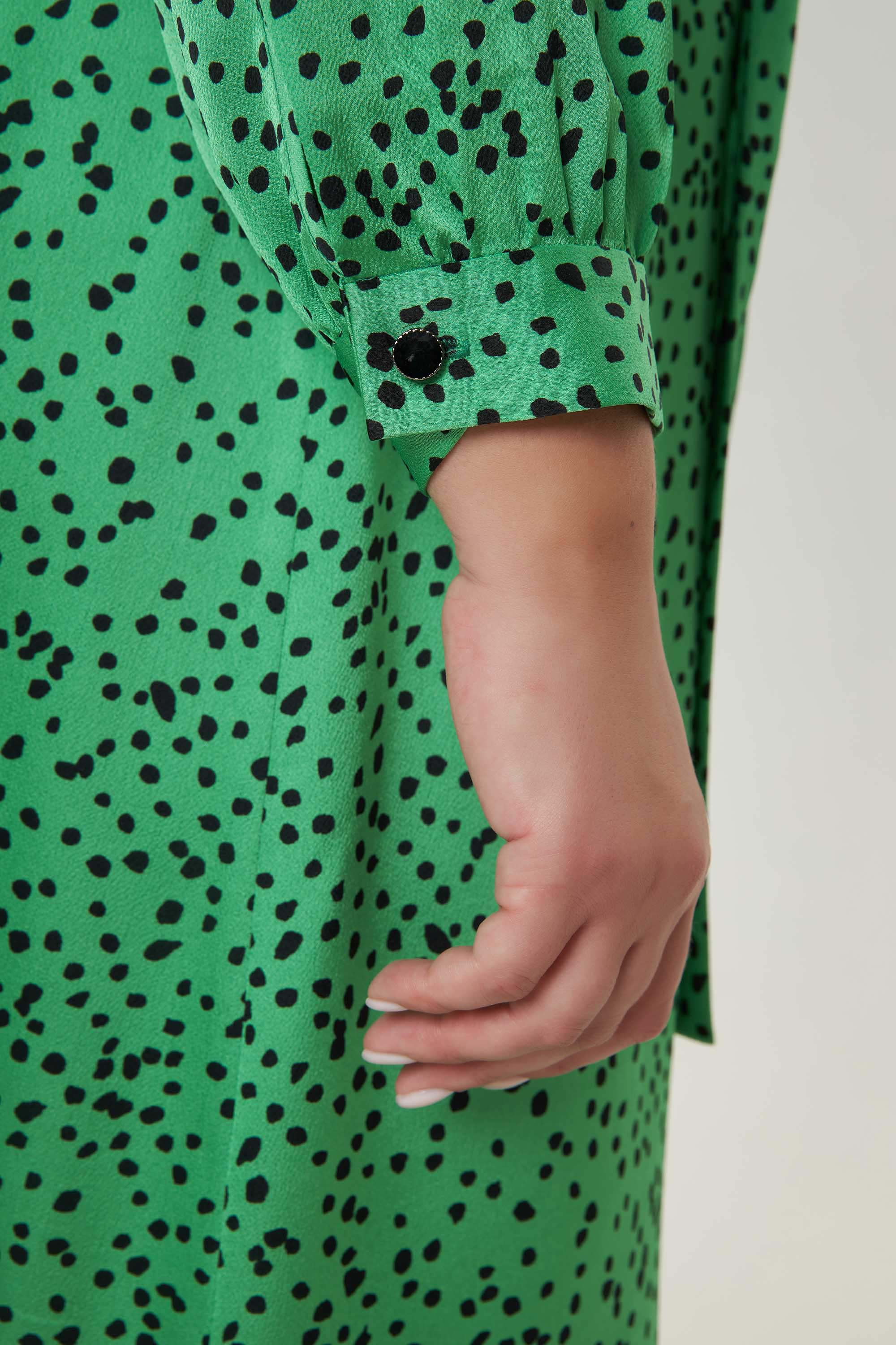 Платье из креш-атласа